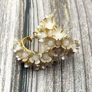 Lila Floral Hoops in Beige